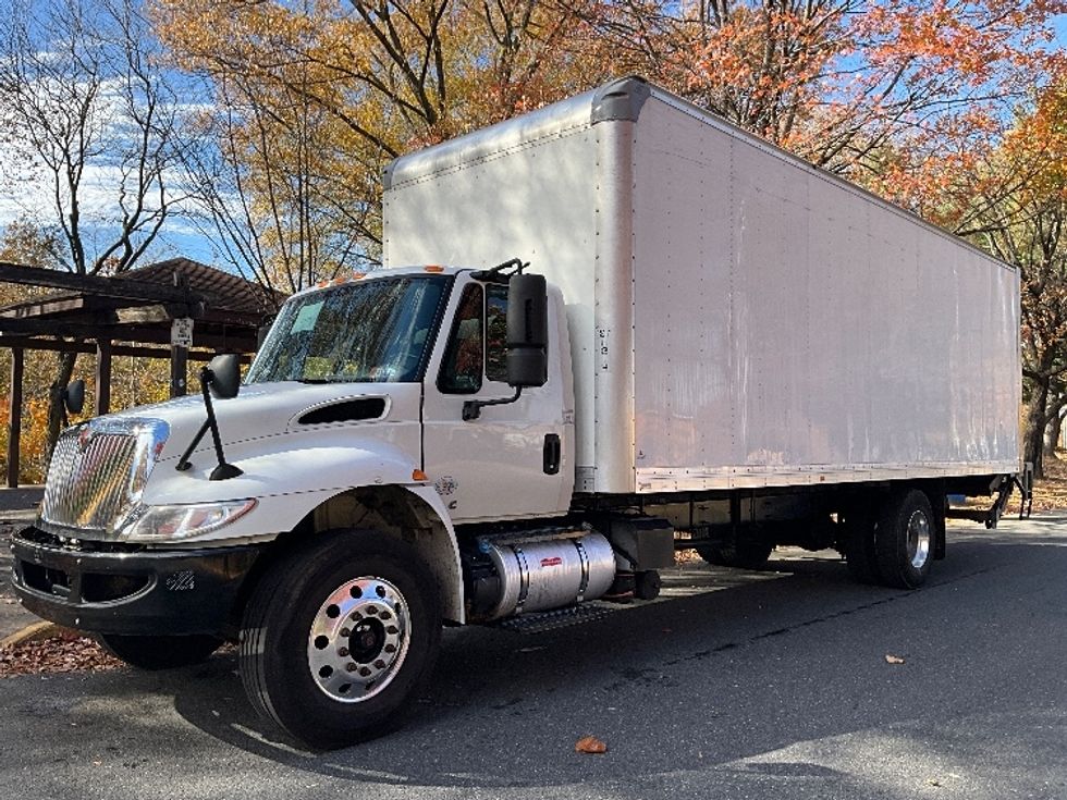 Medium Duty Box Truck-Light and Medium Duty Trucks-International-2019-4300-Reading-PA-314,684\n\t\tmiles-$ 24,000 - Image 1
