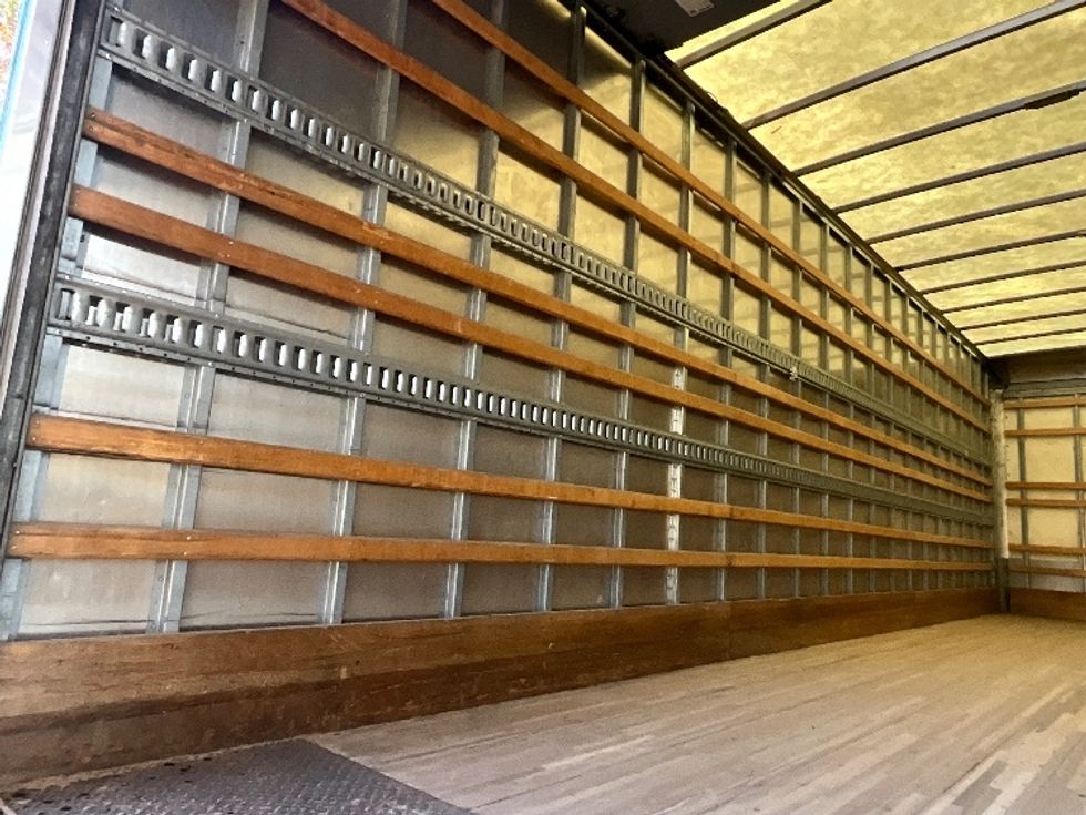 Medium Duty Box Truck-Light and Medium Duty Trucks-International-2019-4300-Reading-PA-314,684\n\t\tmiles-$ 24,000 - Image 11