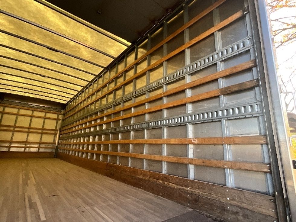 Medium Duty Box Truck-Light and Medium Duty Trucks-International-2019-4300-Reading-PA-314,684\n\t\tmiles-$ 24,000 - Image 12