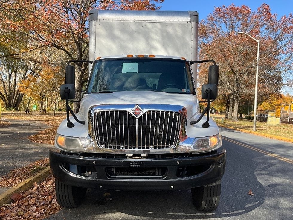 Medium Duty Box Truck-Light and Medium Duty Trucks-International-2019-4300-Reading-PA-314,684\n\t\tmiles-$ 24,000 - Image 2