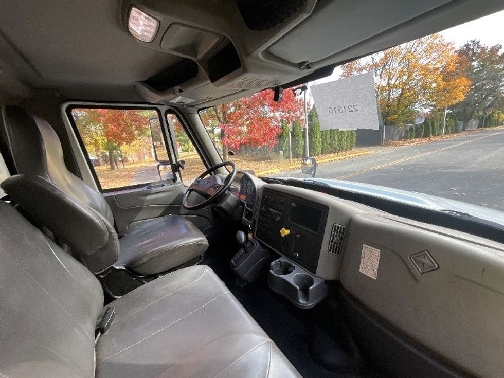 Medium Duty Box Truck-Light and Medium Duty Trucks-International-2019-4300-Reading-PA-314,684\n\t\tmiles-$ 24,000 - Image 21