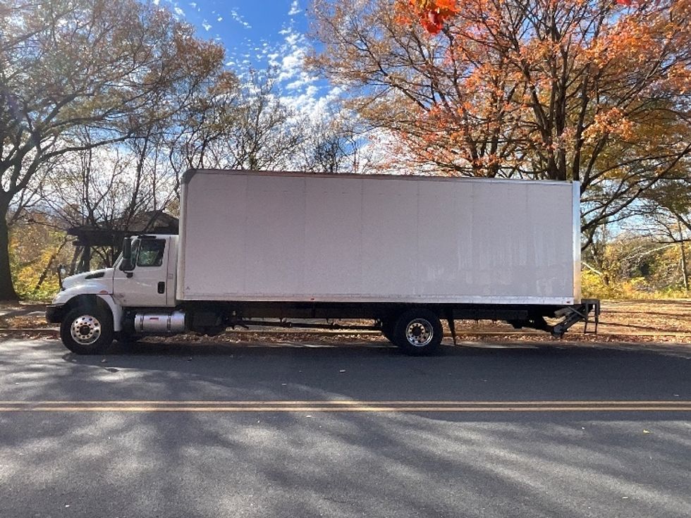 Medium Duty Box Truck-Light and Medium Duty Trucks-International-2019-4300-Reading-PA-314,684\n\t\tmiles-$ 24,000 - Image 4