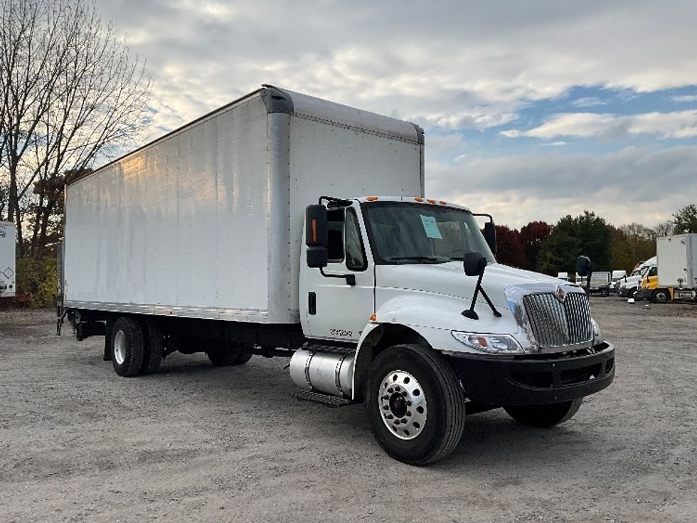 Medium Duty Box Truck-Light and Medium Duty Trucks-International-2019-4300-Reading-PA-335,421\n\t\tmiles-$ 20,750 - Image 1