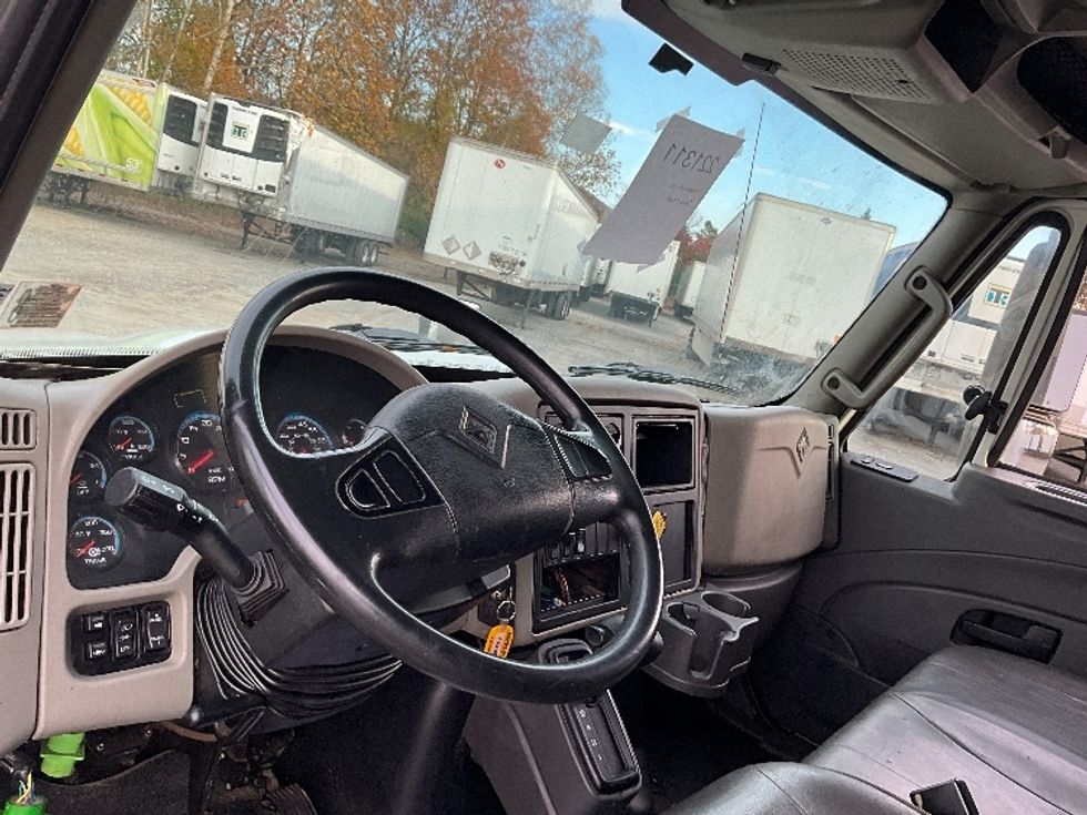 Medium Duty Box Truck-Light and Medium Duty Trucks-International-2019-4300-Reading-PA-335,421\n\t\tmiles-$ 20,750 - Image 17