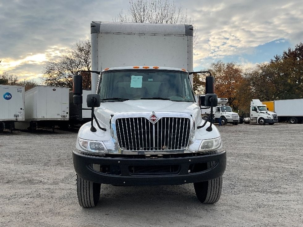 Medium Duty Box Truck-Light and Medium Duty Trucks-International-2019-4300-Reading-PA-335,421\n\t\tmiles-$ 20,750 - Image 2