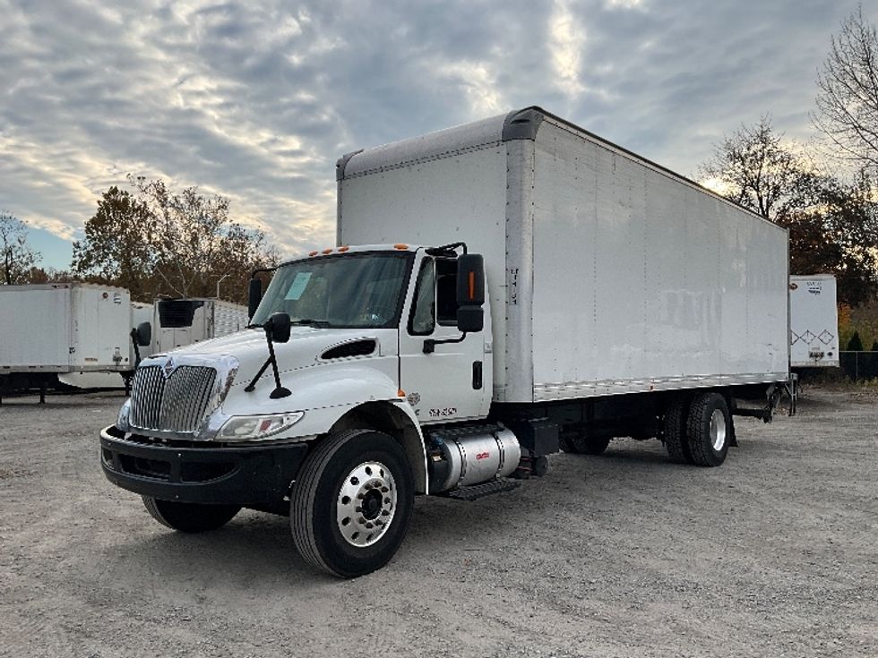 Medium Duty Box Truck-Light and Medium Duty Trucks-International-2019-4300-Reading-PA-335,421\n\t\tmiles-$ 20,750 - Image 3