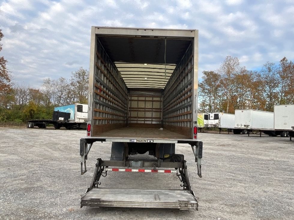 Medium Duty Box Truck-Light and Medium Duty Trucks-International-2019-4300-Reading-PA-335,421\n\t\tmiles-$ 20,750 - Image 8