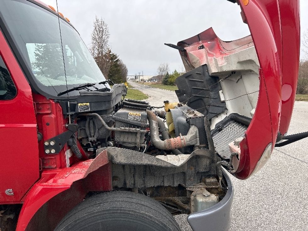 Medium Duty Box Truck-Light and Medium Duty Trucks-International-2019-4300-Rochester-NY-189,047\n\t\tmiles-$ 31,000 - Image 23