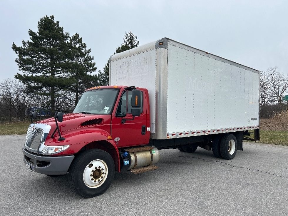 Medium Duty Box Truck-Light and Medium Duty Trucks-International-2019-4300-Rochester-NY-189,047\n\t\tmiles-$ 31,000 - Image 3