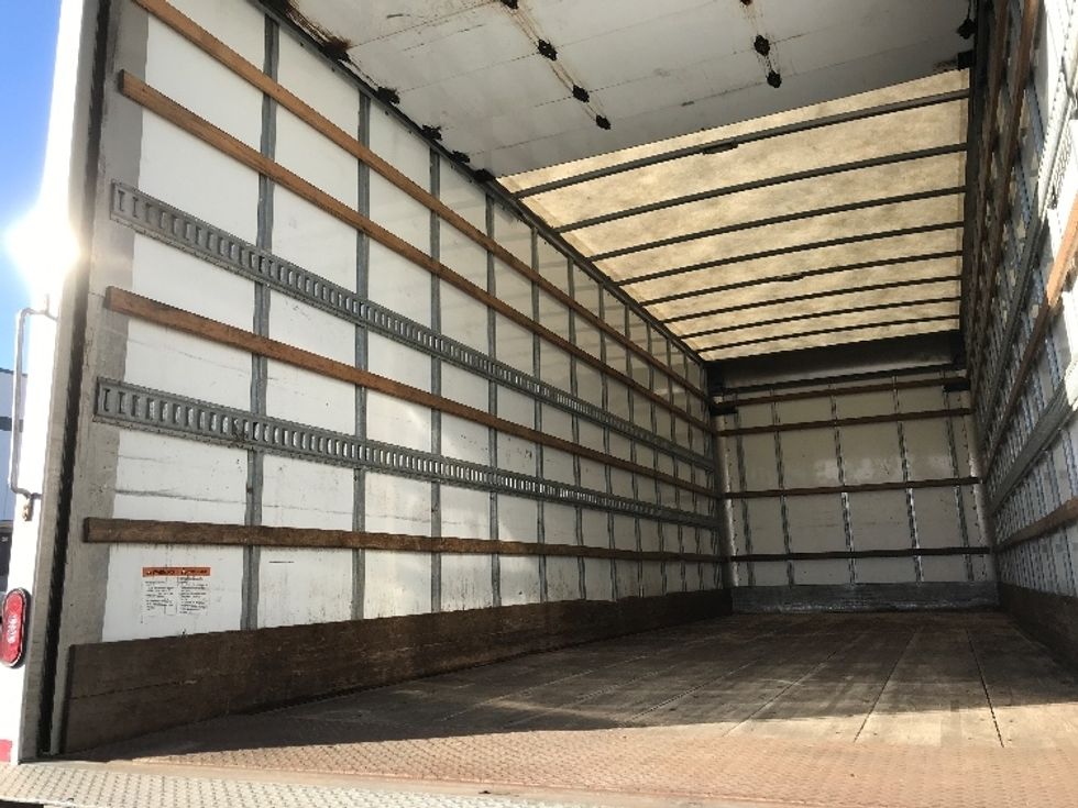 Medium Duty Box Truck-Light and Medium Duty Trucks-International-2019-4300-Rocky View County-AB-195,611\n\t\tkm-$ 68,000 - Image 11