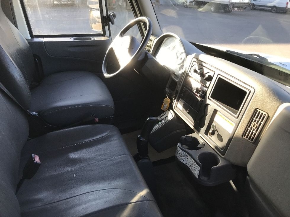 Medium Duty Box Truck-Light and Medium Duty Trucks-International-2019-4300-Rocky View County-AB-195,611\n\t\tkm-$ 68,000 - Image 22