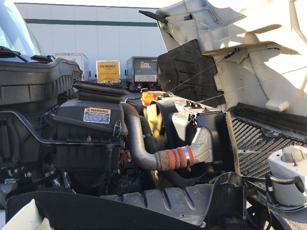 Medium Duty Box Truck-Light and Medium Duty Trucks-International-2019-4300-Rocky View County-AB-195,611\n\t\tkm-$ 68,000 - Image 23