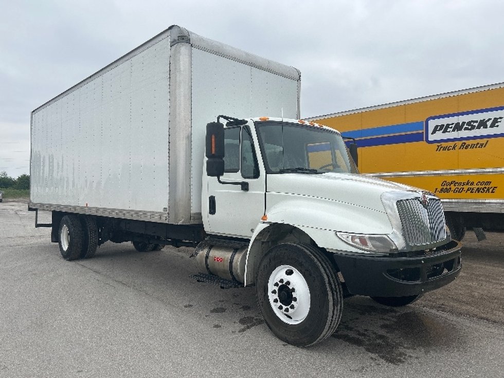 Used Medium Duty Box Trucks for Sale in MI Penske Used Trucks