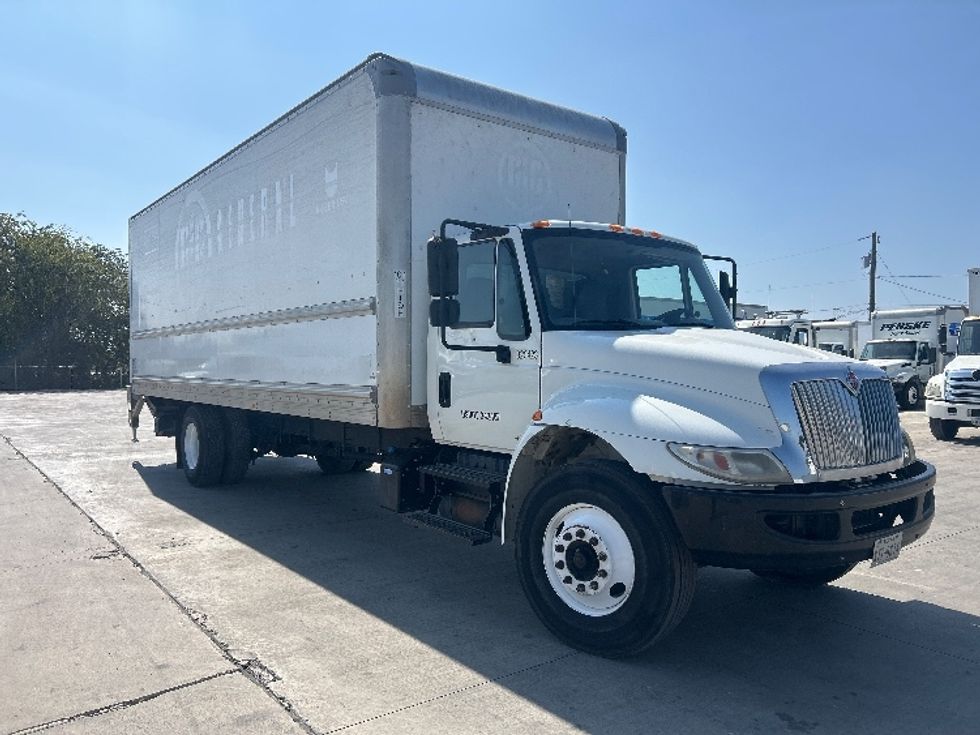 Medium Duty Box Truck-Light and Medium Duty Trucks-International-2019-4300-San Antonio-TX-262,360\n\t\tmiles-$ 30,000 - Image 1