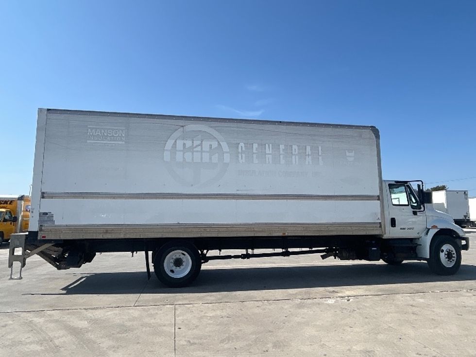 Medium Duty Box Truck-Light and Medium Duty Trucks-International-2019-4300-San Antonio-TX-262,360\n\t\tmiles-$ 30,000 - Image 16