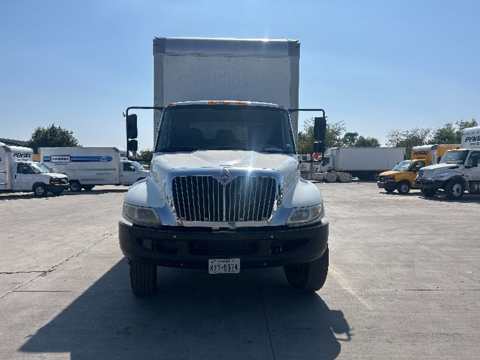 Medium Duty Box Truck-Light and Medium Duty Trucks-International-2019-4300-San Antonio-TX-262,360\n\t\tmiles-$ 30,000 - Image 2