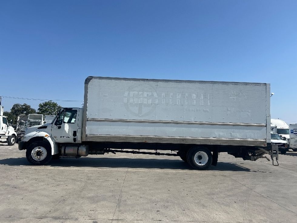 Medium Duty Box Truck-Light and Medium Duty Trucks-International-2019-4300-San Antonio-TX-262,360\n\t\tmiles-$ 30,000 - Image 4