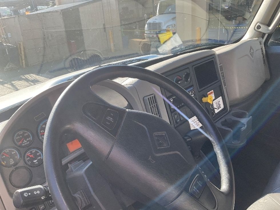 Medium Duty Box Truck-Light and Medium Duty Trucks-International-2019-4300-Seattle-WA-59,441\n\t\tmiles-$ 56,500 - Image 14