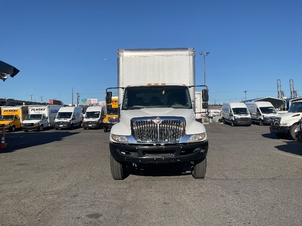 Medium Duty Box Truck-Light and Medium Duty Trucks-International-2019-4300-Seattle-WA-59,441\n\t\tmiles-$ 56,500 - Image 2