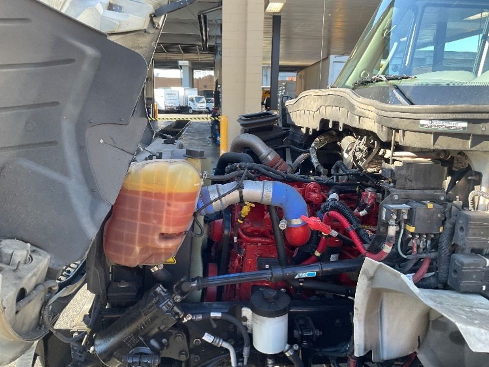 Medium Duty Box Truck-Light and Medium Duty Trucks-International-2019-4300-Seattle-WA-59,441\n\t\tmiles-$ 56,500 - Image 21