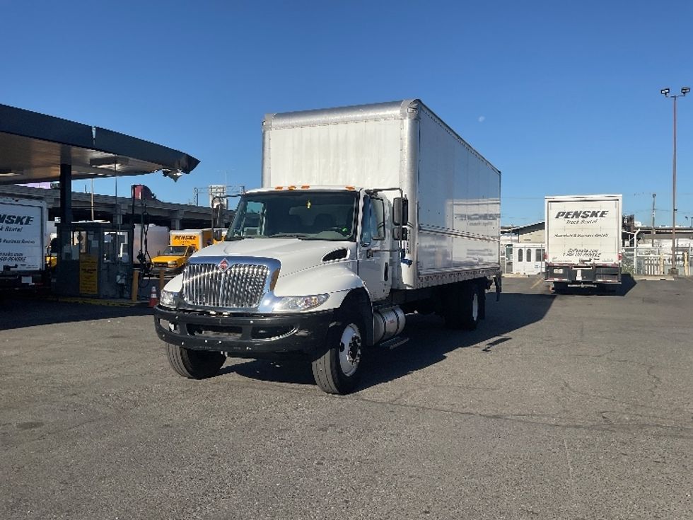 Medium Duty Box Truck-Light and Medium Duty Trucks-International-2019-4300-Seattle-WA-59,441\n\t\tmiles-$ 56,500 - Image 3