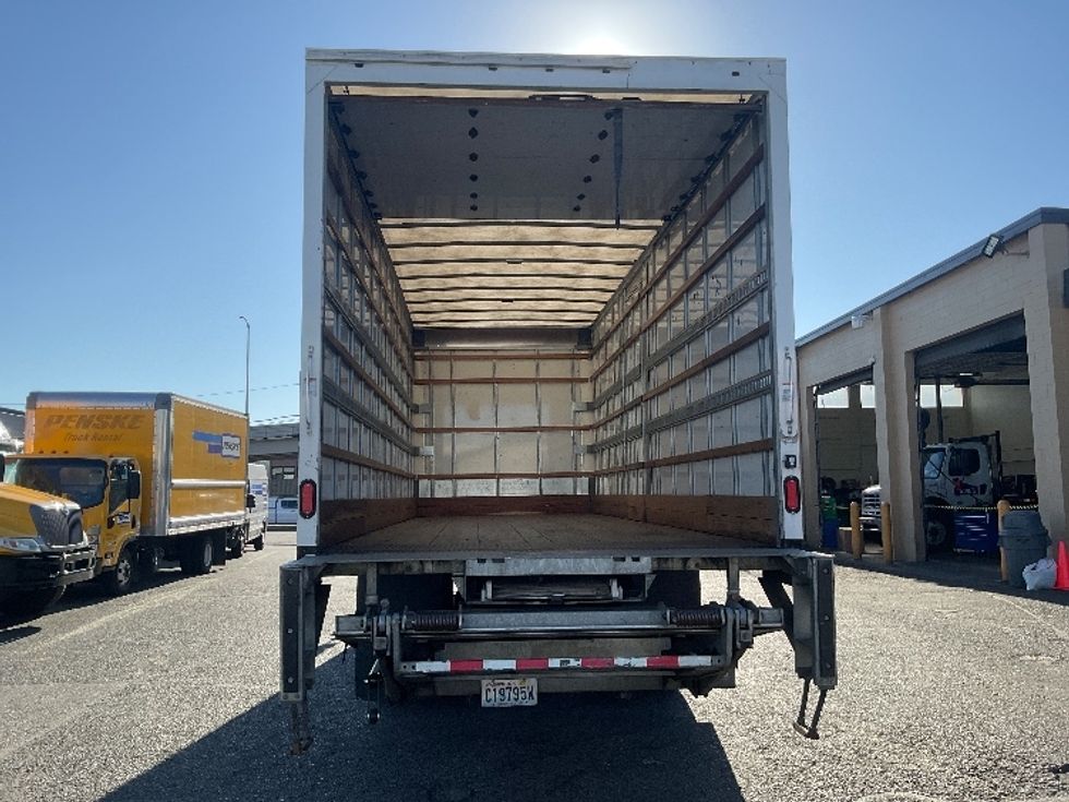 Medium Duty Box Truck-Light and Medium Duty Trucks-International-2019-4300-Seattle-WA-59,441\n\t\tmiles-$ 56,500 - Image 6