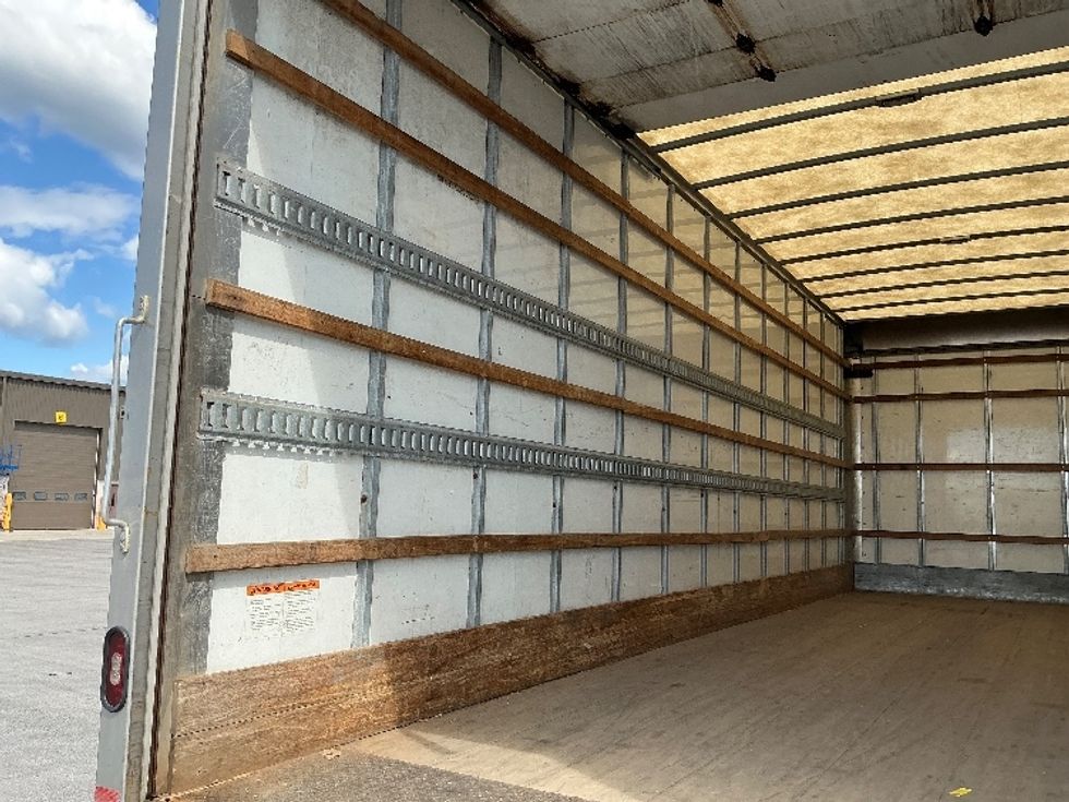 Medium Duty Box Truck-Light and Medium Duty Trucks-International-2019-4300-Stoney Creek-ON-294,697\n\t\tkm-$ 57,500 - Image 11