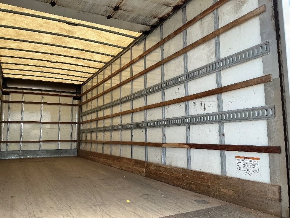 Medium Duty Box Truck-Light and Medium Duty Trucks-International-2019-4300-Stoney Creek-ON-294,697\n\t\tkm-$ 57,500 - Image 12