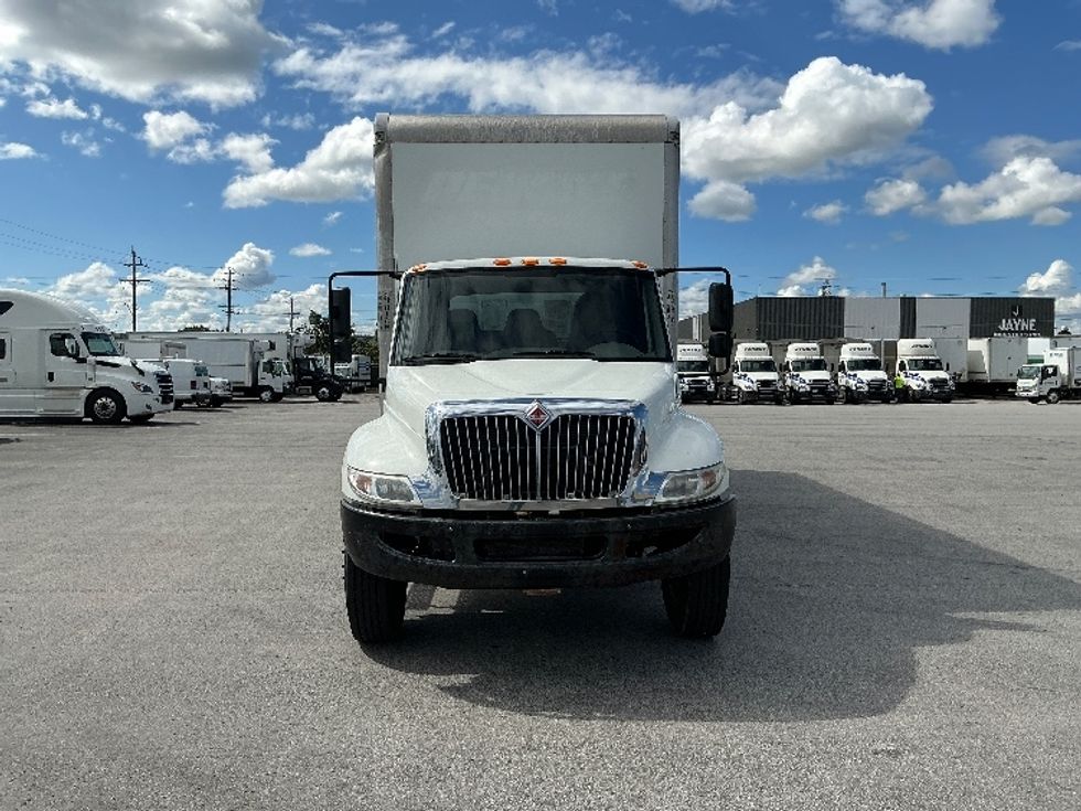 Medium Duty Box Truck-Light and Medium Duty Trucks-International-2019-4300-Stoney Creek-ON-294,697\n\t\tkm-$ 57,500 - Image 2