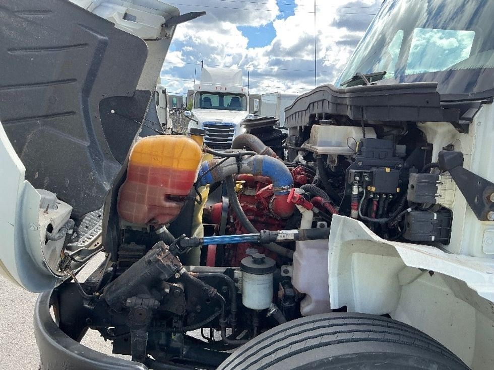 Medium Duty Box Truck-Light and Medium Duty Trucks-International-2019-4300-Stoney Creek-ON-294,697\n\t\tkm-$ 57,500 - Image 24