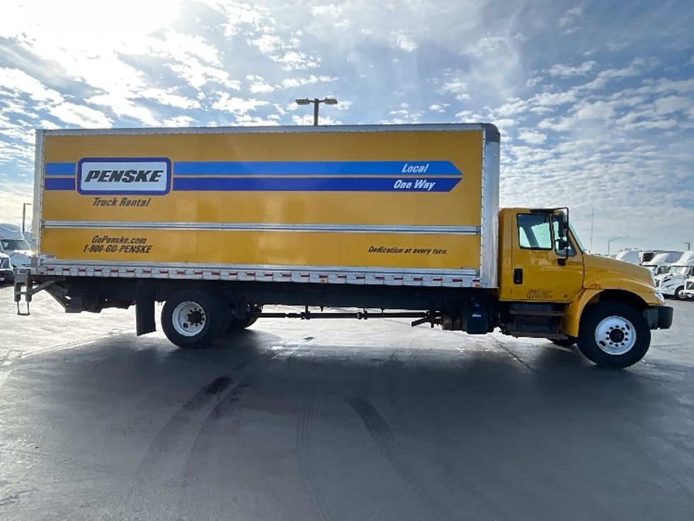 Medium Duty Box Truck-Light and Medium Duty Trucks-International-2019-4300-Sturtevant-WI-167,585\n\t\tmiles-$ 46,500 - Image 15