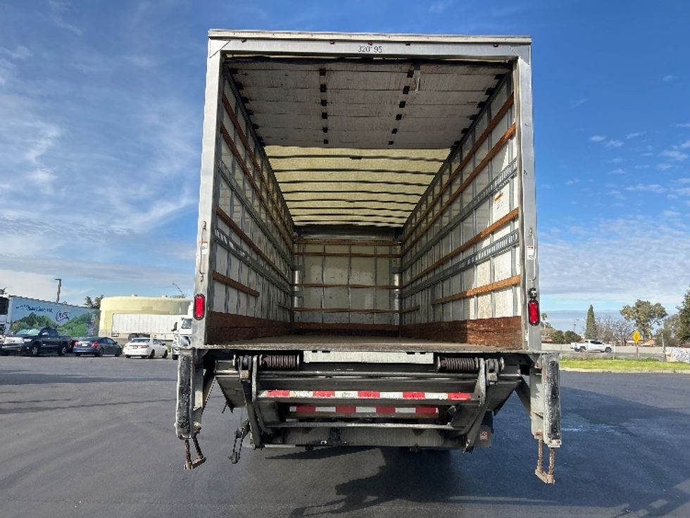 Medium Duty Box Truck-Light and Medium Duty Trucks-International-2019-4300-Sturtevant-WI-167,585\n\t\tmiles-$ 46,500 - Image 8