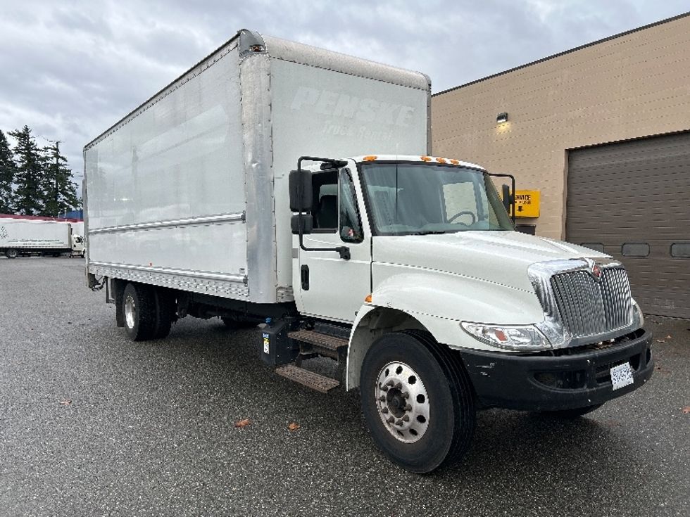 Medium Duty Box Truck-Light and Medium Duty Trucks-International-2019-4300-Surrey-BC-197,964\n\t\tkm-$ 66,500 - Image 1