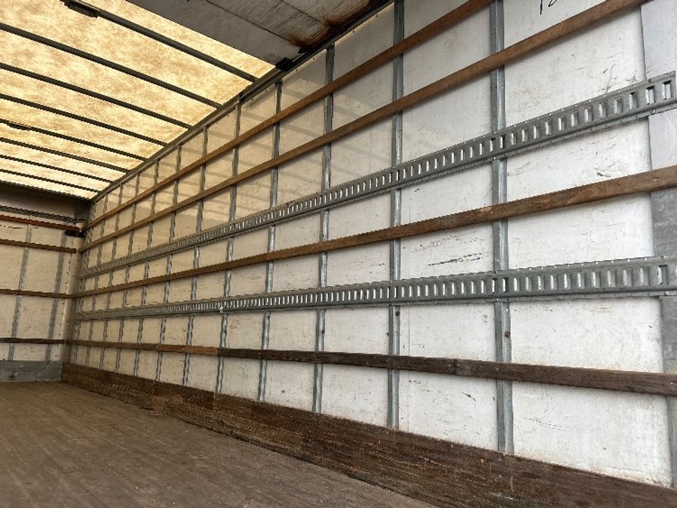 Medium Duty Box Truck-Light and Medium Duty Trucks-International-2019-4300-Surrey-BC-197,964\n\t\tkm-$ 66,500 - Image 12