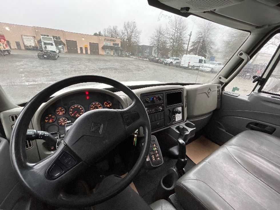Medium Duty Box Truck-Light and Medium Duty Trucks-International-2019-4300-Surrey-BC-197,964\n\t\tkm-$ 66,500 - Image 18