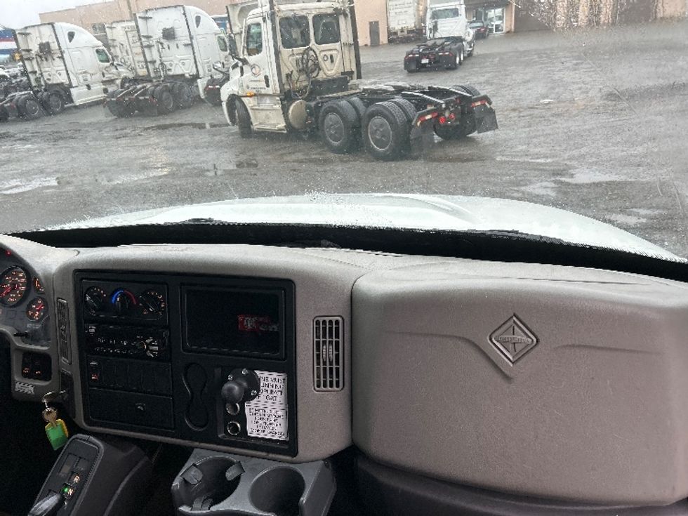Medium Duty Box Truck-Light and Medium Duty Trucks-International-2019-4300-Surrey-BC-197,964\n\t\tkm-$ 66,500 - Image 21