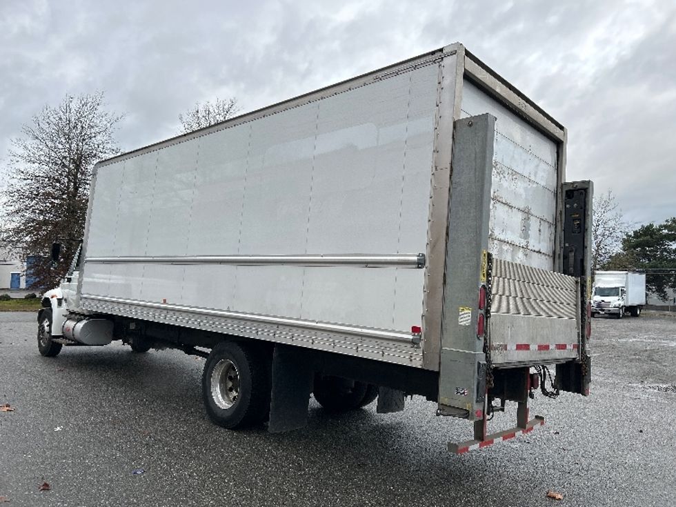 Medium Duty Box Truck-Light and Medium Duty Trucks-International-2019-4300-Surrey-BC-197,964\n\t\tkm-$ 66,500 - Image 6