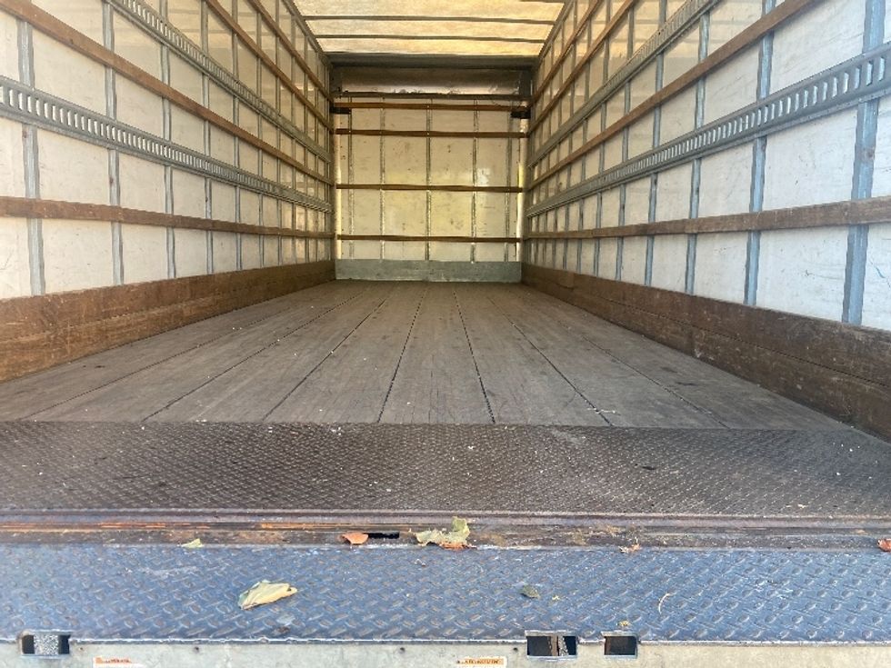 Medium Duty Box Truck-Light and Medium Duty Trucks-International-2019-4300-Surrey-BC-245,369\n\t\tkm-$ 63,750 - Image 10