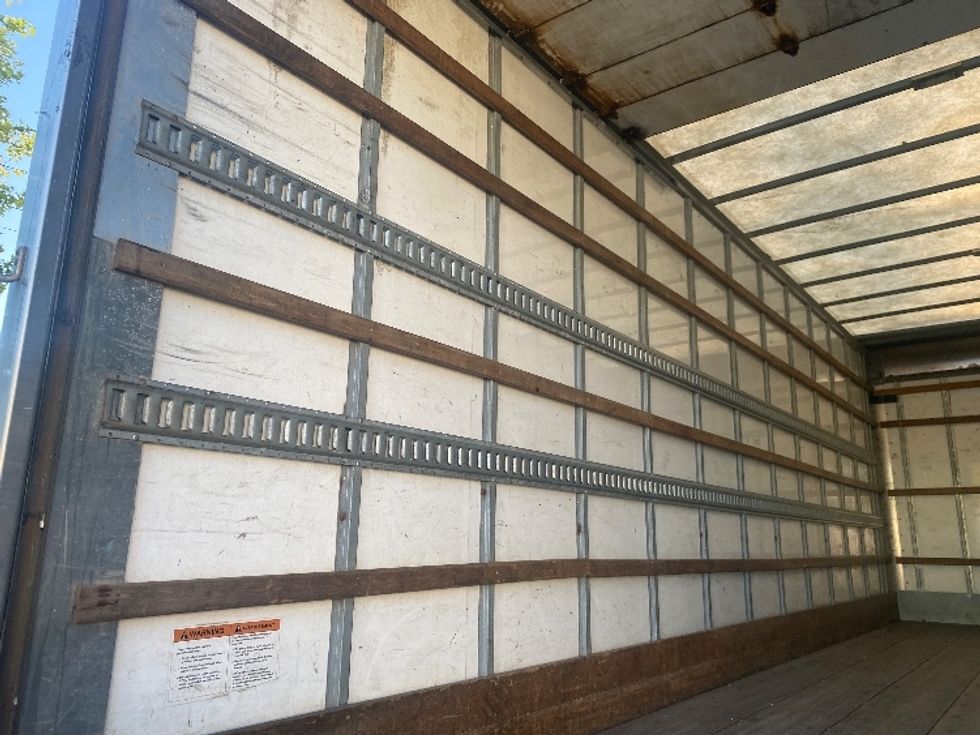 Medium Duty Box Truck-Light and Medium Duty Trucks-International-2019-4300-Surrey-BC-245,369\n\t\tkm-$ 63,750 - Image 11