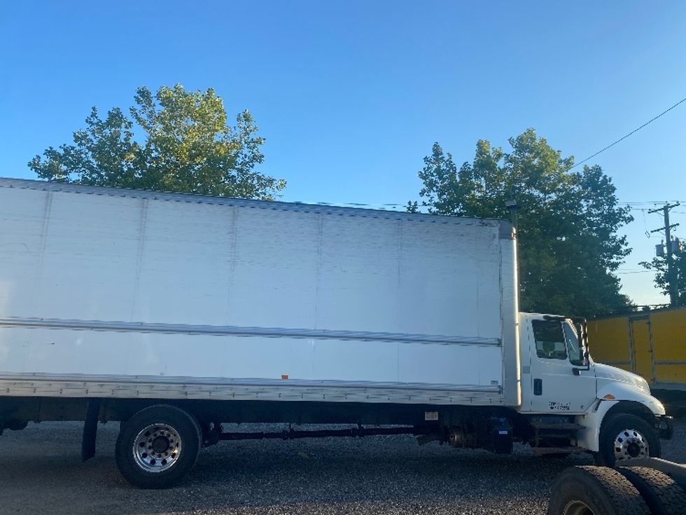 Medium Duty Box Truck-Light and Medium Duty Trucks-International-2019-4300-Surrey-BC-245,369\n\t\tkm-$ 63,750 - Image 15