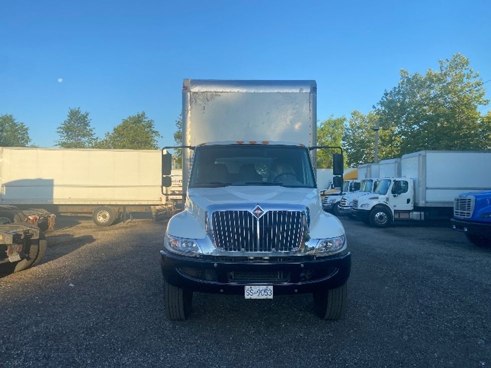 Medium Duty Box Truck-Light and Medium Duty Trucks-International-2019-4300-Surrey-BC-245,369\n\t\tkm-$ 63,750 - Image 2