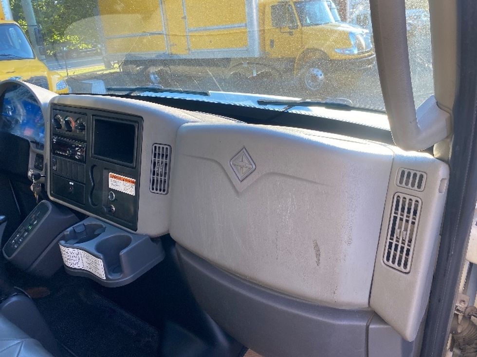 Medium Duty Box Truck-Light and Medium Duty Trucks-International-2019-4300-Surrey-BC-245,369\n\t\tkm-$ 63,750 - Image 21