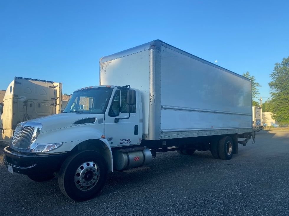 Medium Duty Box Truck-Light and Medium Duty Trucks-International-2019-4300-Surrey-BC-245,369\n\t\tkm-$ 63,750 - Image 3