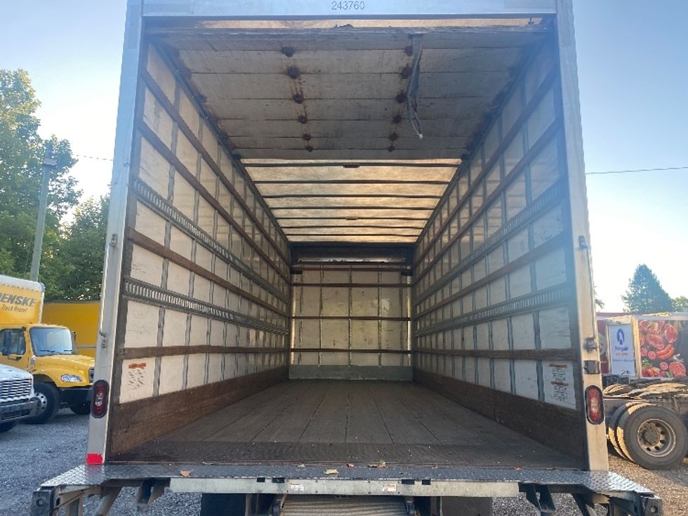 Medium Duty Box Truck-Light and Medium Duty Trucks-International-2019-4300-Surrey-BC-245,369\n\t\tkm-$ 63,750 - Image 8