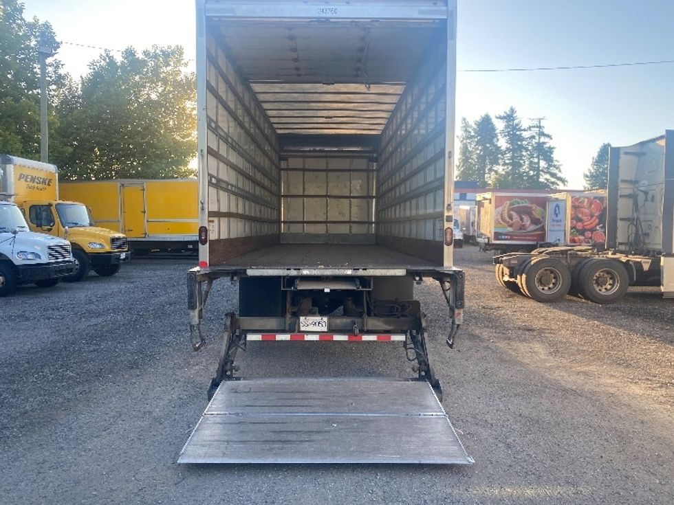 Medium Duty Box Truck-Light and Medium Duty Trucks-International-2019-4300-Surrey-BC-245,369\n\t\tkm-$ 63,750 - Image 9