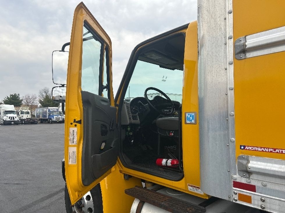 2019 International MA025 DuraStar 4300 photo 13