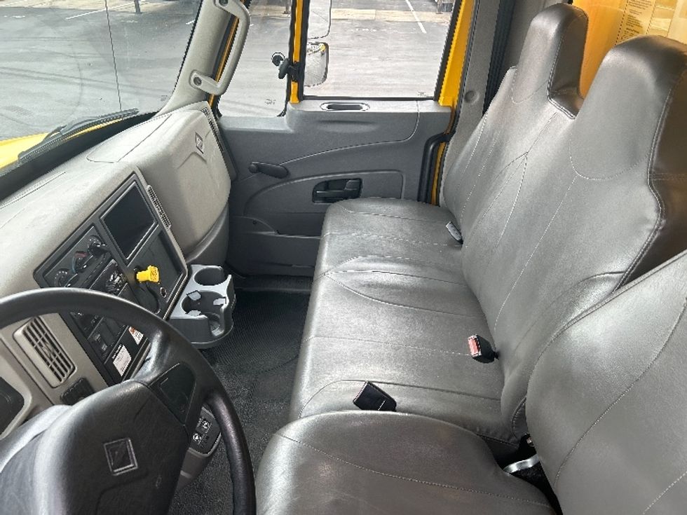 2019 International MA025 DuraStar 4300 photo 16