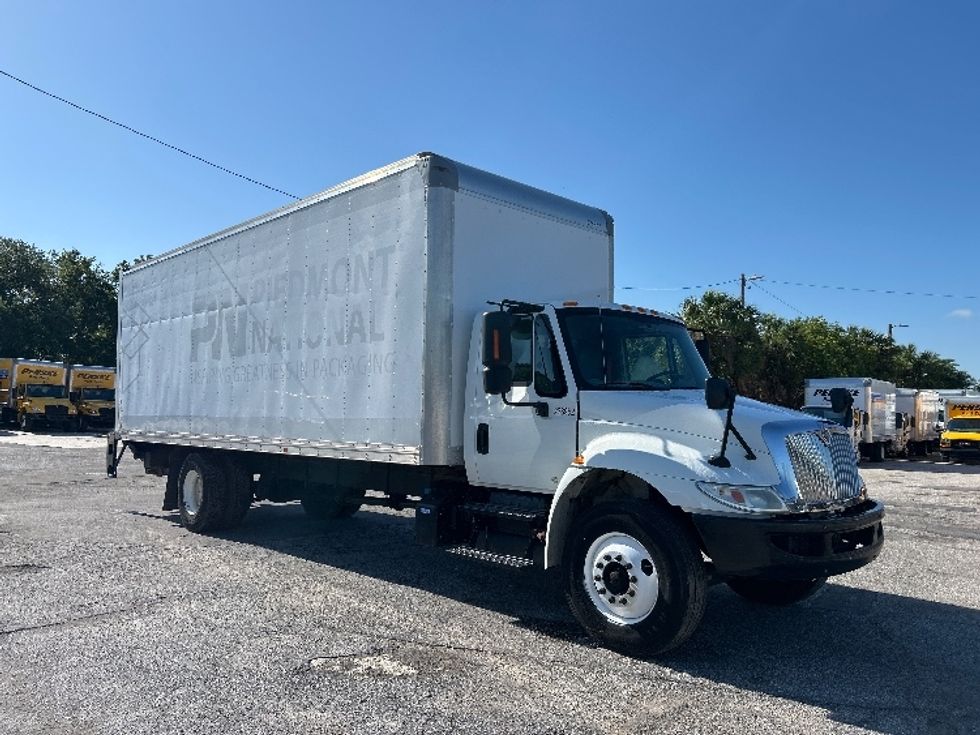 Medium Duty Box Truck-Light and Medium Duty Trucks-International-2019-4300-Tampa-FL-134,393\n\t\tmiles-$ 52,500 - Image 1