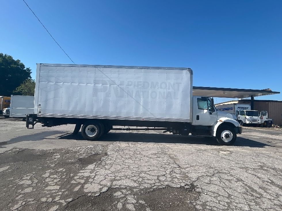 Medium Duty Box Truck-Light and Medium Duty Trucks-International-2019-4300-Tampa-FL-134,393\n\t\tmiles-$ 52,500 - Image 15