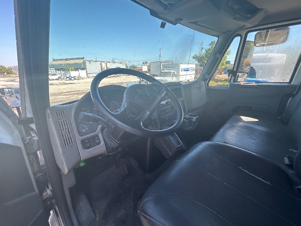 Medium Duty Box Truck-Light and Medium Duty Trucks-International-2019-4300-Tampa-FL-134,393\n\t\tmiles-$ 52,500 - Image 17